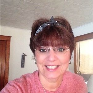 Meet your Posher, Jeanine